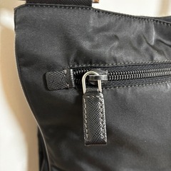 PRADAナイロンショルダーバッグの画像