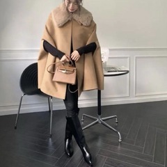 バースデーバッシュのケープコートです☺️の画像