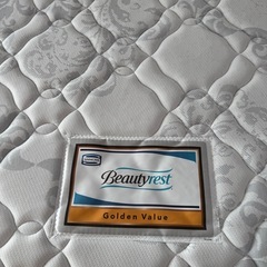 大塚家具屋 クイーン ベッド マットレスとフレーム付き の画像