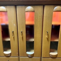 飾り棚1台の画像