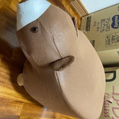 時計 と 椅子の画像