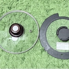 🌸お取引決定🌸 🍳🌈【0円✨お鍋の蓋4点まとめて🤍】  欲しかった“あのサイズ”が見つかるかも♪木製ハンドルや箸置き連動タイプなど個性豊かで超便利なフタセットです🌼✨ の画像