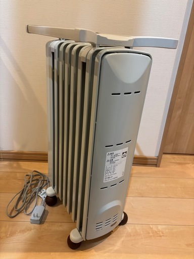 専用トップハンガー付】DeLonghi オイルヒーター JR0812-BR