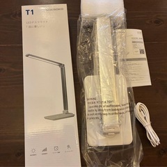 LEDデスクライト　目に優しい　省エネ　節電　勉強机　ホワイトの画像