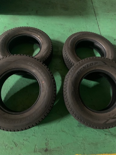 早い者勝ち　超バリ山　スタッドレス　195/80R15 ハイエース　キャラバンに