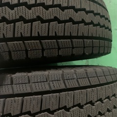 早い者勝ち　超バリ山　スタッドレス　195/80R15 ハイエース　キャラバンにの画像