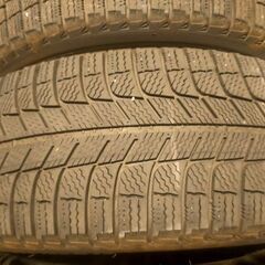 中古スタッドレスタイヤ225/55R17ミシュランの画像