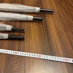 ビニール傘4本の画像