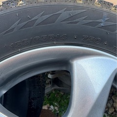 ダイハツ、タントなどスタッドレスタイヤの画像