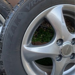 ダイハツ、タントなどスタッドレスタイヤの画像