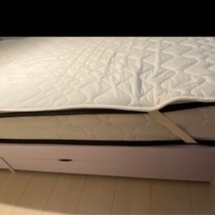 ダブルベッド マットレスの画像