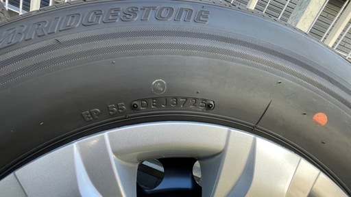 2025年式　ハイエース　ダークプライムS 納車前外し　ブリヂストン 195/80R15 LT 107/105N 4本セット純正ホイールナット付き