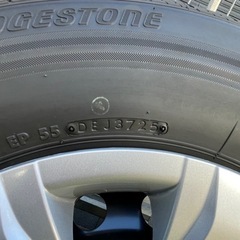 2025年式　ハイエース　ダークプライムS 納車前外し　ブリヂストン 195/80R15 LT 107/105N 4本セット純正ホイールナット付きの画像