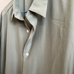 GU シャツ ユニセックス Mサイズ オリーブの画像