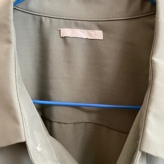 GU シャツ ユニセックス Mサイズ オリーブの画像