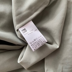 GU シャツ ユニセックス Mサイズ オリーブの画像