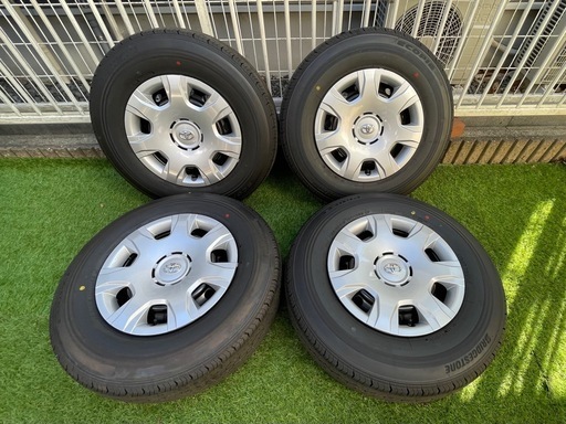 2025年式ハイエースダークプライムS 納車前外しブリヂストン 195/80R15