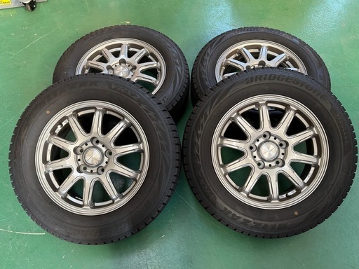 【美品】日産セレナ　2024年スタッドレス＆アルミホイール4本セット
