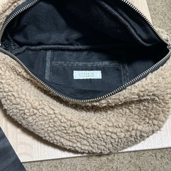 LOWRY FARMファーポーチの画像