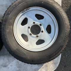 ハイエース　スタッドレスタイヤ　ホイール付きの画像