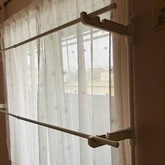 窓枠物干し 　室内干しの画像