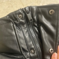 ZARA レザー調 ダウン Lの画像