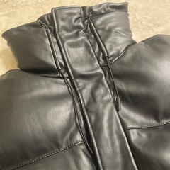 ZARA レザー調 ダウン Lの画像