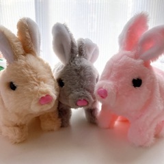 懐かしい昭和レトロな電池で動くうさぎのおもちゃの画像