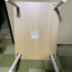 ニトリのテーブルの画像