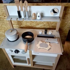 木製おままごとキッチンセット✨美品／付属品あり／引き取り限定（白石区）の画像