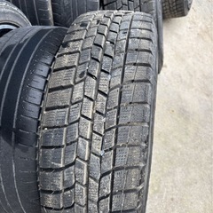 スタッドレスタイヤ4本 65R16 PCD
100の画像