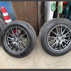 スタッドレスタイヤ4本 65R16 PCD
100の画像