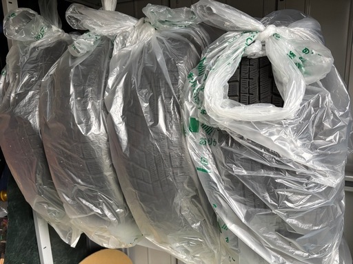 ヨコハマ　スタッドレスタイヤ