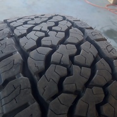 255/60/18 タイヤ4本の画像