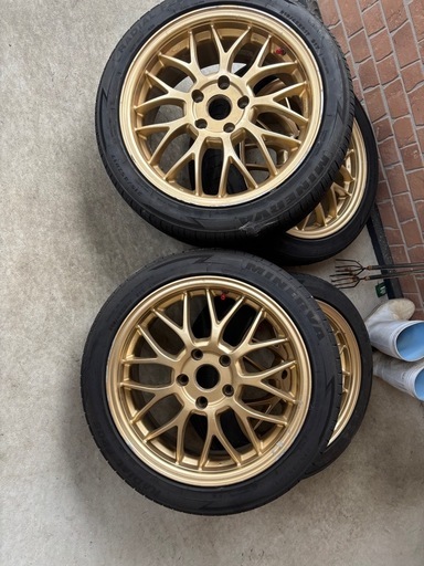 17インチ　アルミホイール　ゴールド　ザウバー　メッシュ