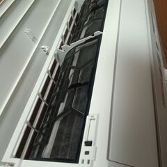 安心の電気工事士がお伺い致します！超高年式2024年製！人気の6畳用！一ランク上の機種♪取り付け工事付き！取外し工事無料！保証付き！配送込み♪エリア限定の画像