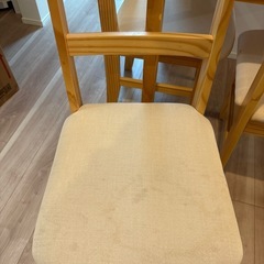 ダイニングテーブルの画像