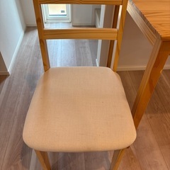 ダイニングテーブルの画像