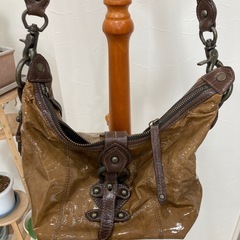 インタースティプル　エナメルバッグの画像