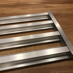 アルミ製　棚板　サイズ約幅600ミリx奥行き195ミリ　厚さ17ミリ中古美品　1枚の画像