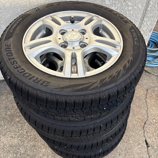 中古スタッドレスタイヤ　　アルミホイル４本セット