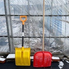 【２本セット】冬到来！雪掻きスコップの画像