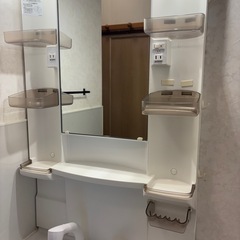 
化粧洗面台と鏡のセットの画像