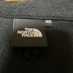 THE NORTH FACE フリースジャケット 140cm 赤黒の画像
