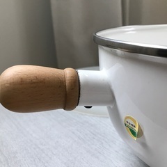 ホーロー鍋（蓋付き）の画像