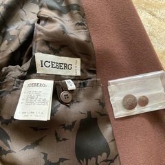 アイスバーグ カシミヤ混ウール　バットマンのモチーフ刺繍ブレザーの画像