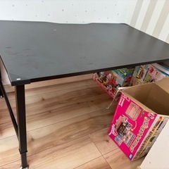 ゲーミングローデスクの画像