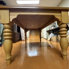 ダイニングテーブルの画像