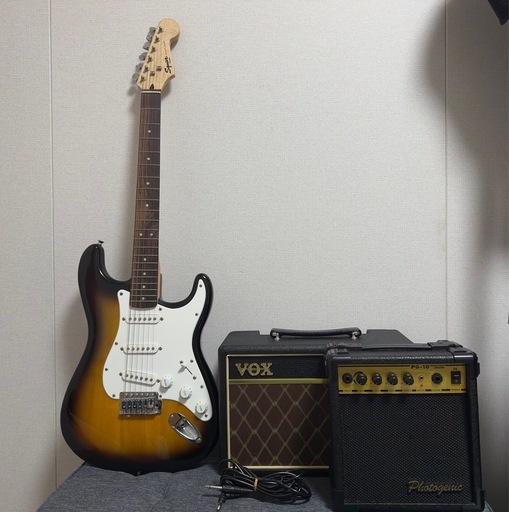 5日まで‼️ Squier  BULLET STRAT エレキギター＋アンプ2個