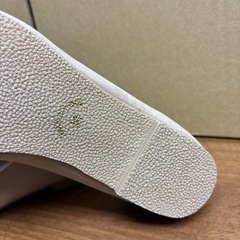 LELIEN PLUS ベージュ　パンプスの画像